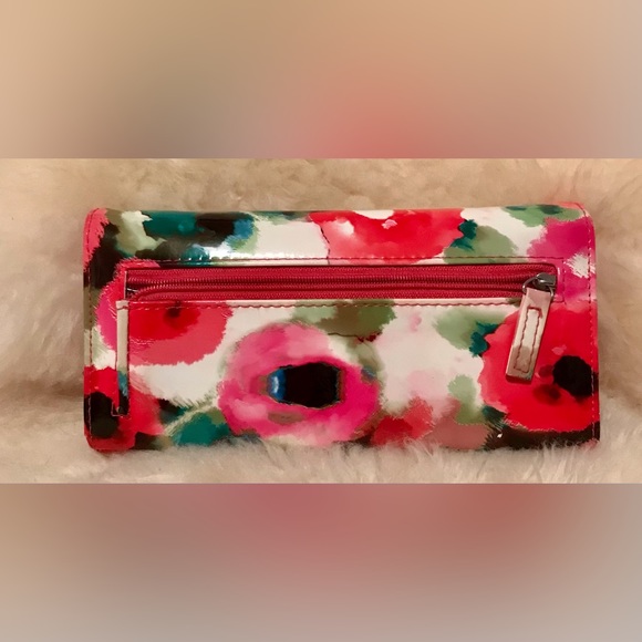 Floral Wallet With Multiple Pockets And Adjustable Snap Closure - Picture 5 of 5
